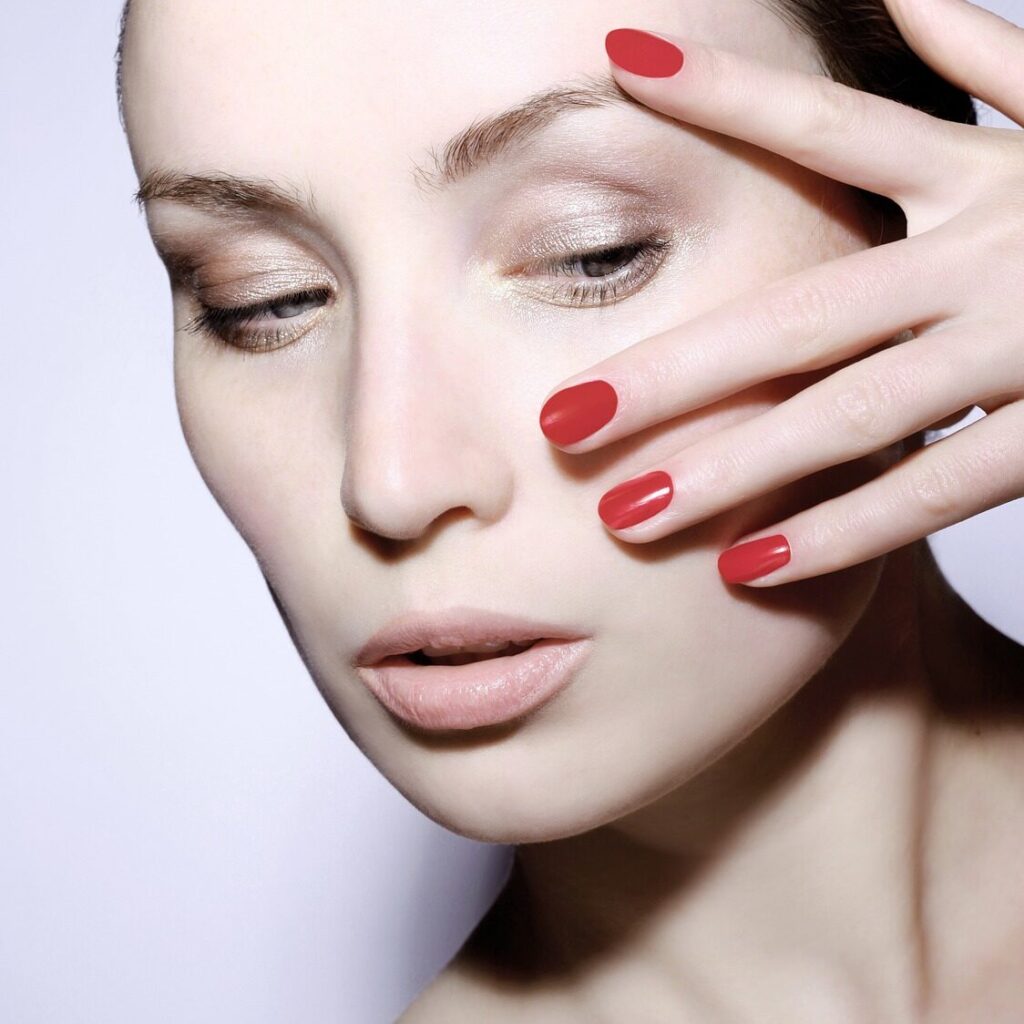 perfect makeup and red nails